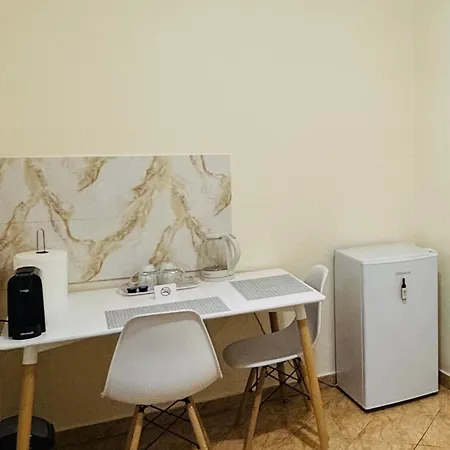 Guestroom 3* טיראנה